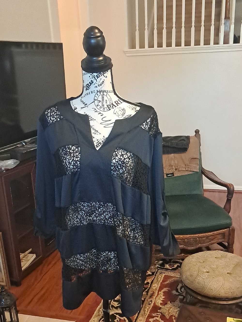 Peter Nygard Black Lace Panel Tunic Size 18
